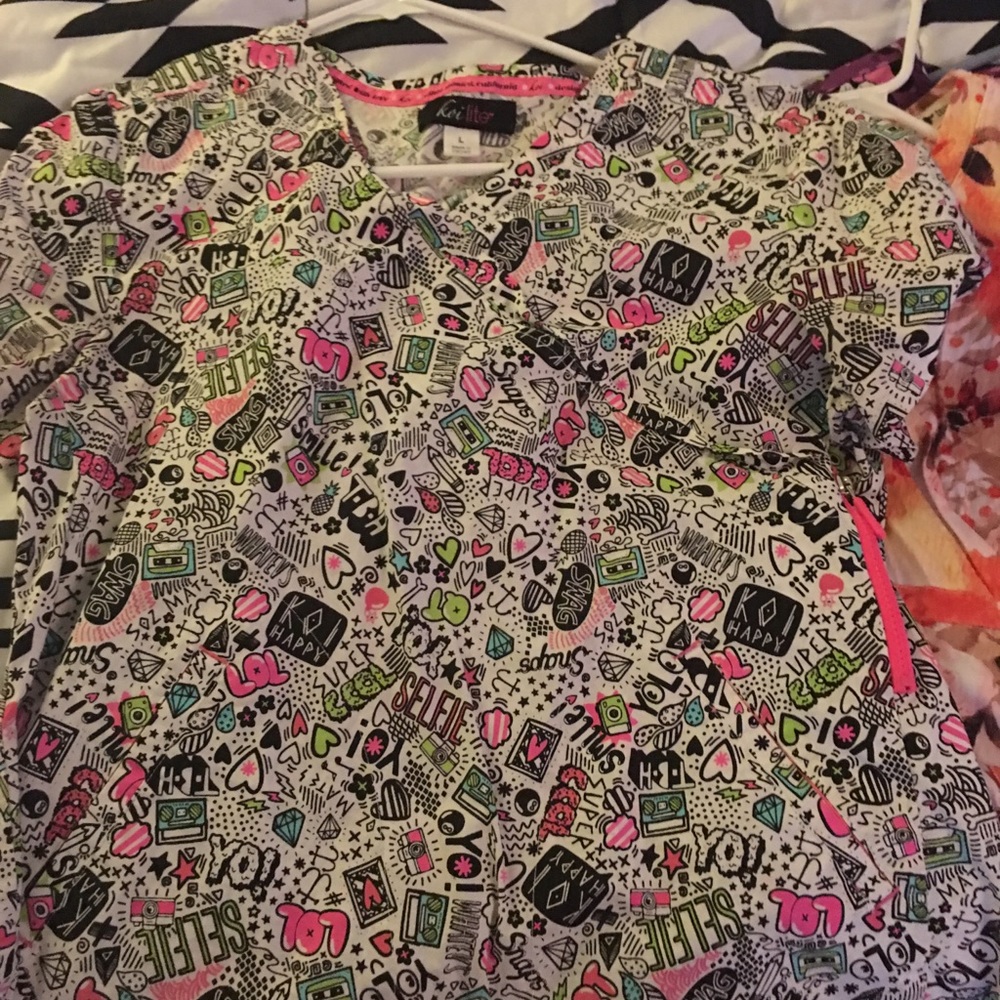 Scrub tops - Picture 6 of 6